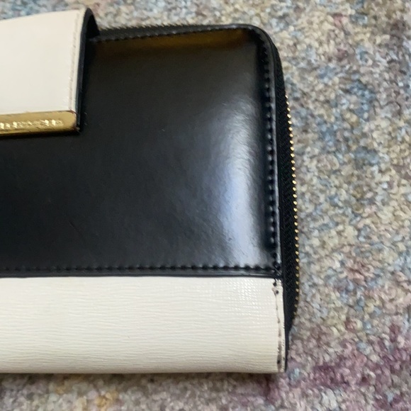 BCBG Max Azria Sadie oversized wallet & travel document / passport or clutch - Picture 5 of 16